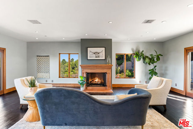 Photo of 24410 Mulholland Hy