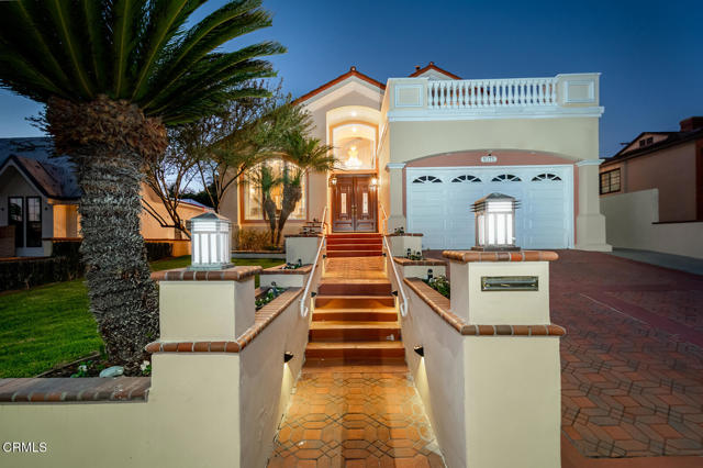 Photo of 1075 E Tujunga Av