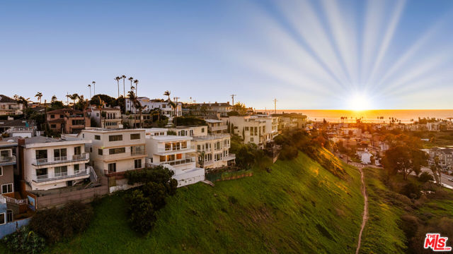 Photo of 8124 Billowvista Dr