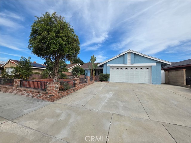 Property photo of 2041 S Oakland AV