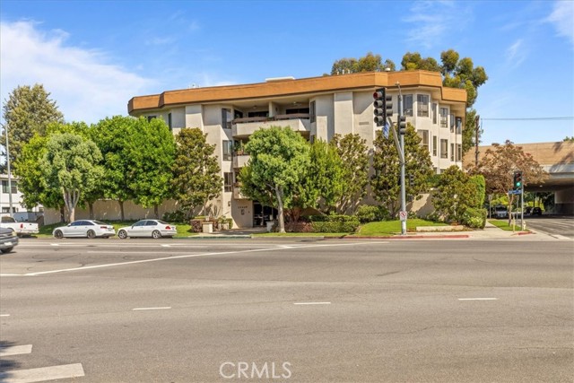 Property photo of 10409 Riverside DR