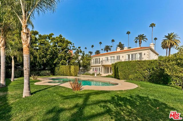 Property photo of 701 N Beverly DR