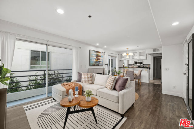 Property photo of 116 S Croft AV