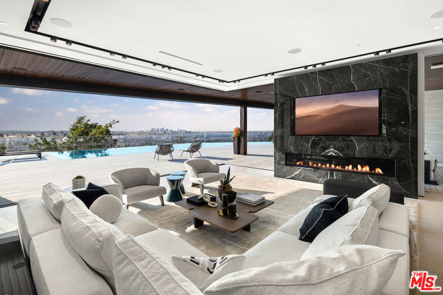 Property photo of 8116 Laurel View DR