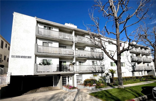 Property photo of 1515 S Beverly DR