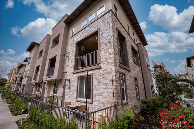Property photo of 50 Sanctuary LN