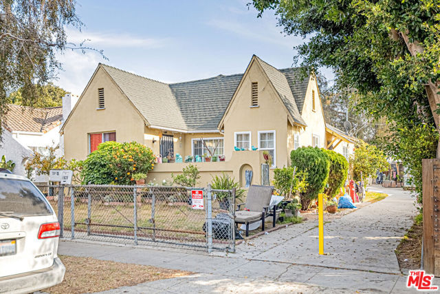 Property photo of 1618 S Burnside AV