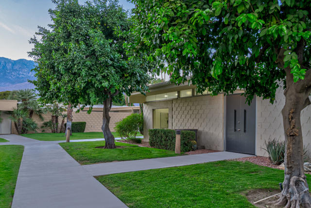 Photo of 314 Desert Lakes Dr