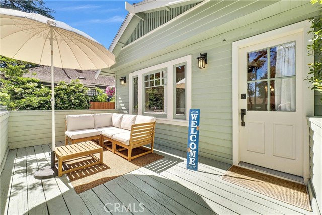 Property photo of 319 W 6th ST