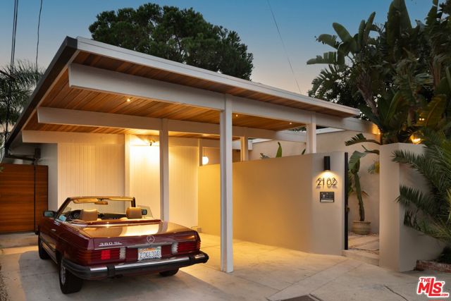 Property photo of 2102 Ridgemont DR