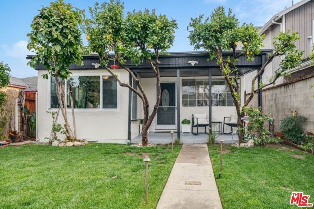 Property photo of 5514 Woodman AV