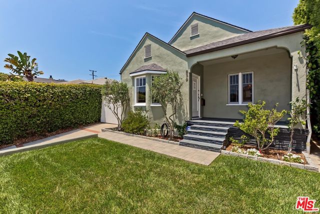 Photo of 839 Commonwealth Av