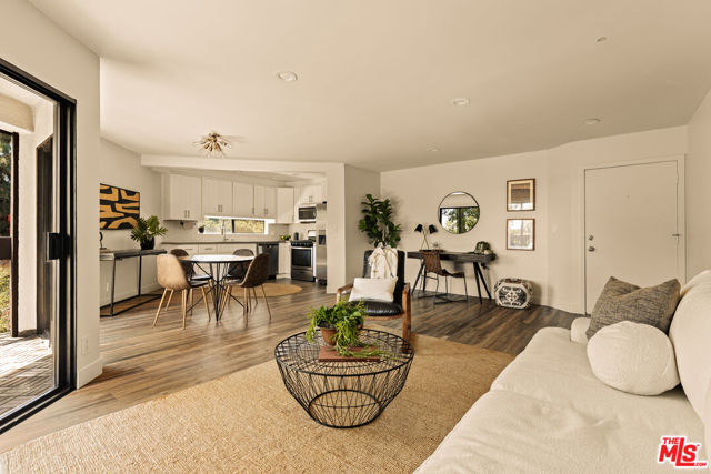Property photo of 950 N Kings RD