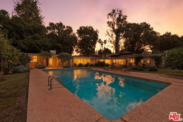 Property photo of 8433 Melvin AV