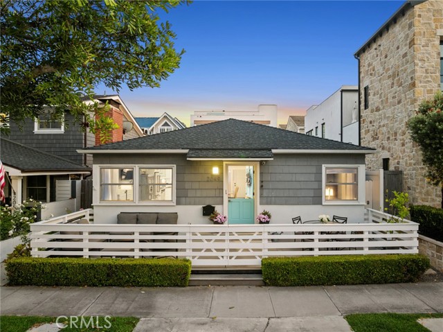 Photo of 2049 E Ocean Bl
