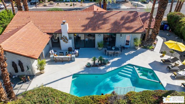 Property photo of 2964 E Orella CR