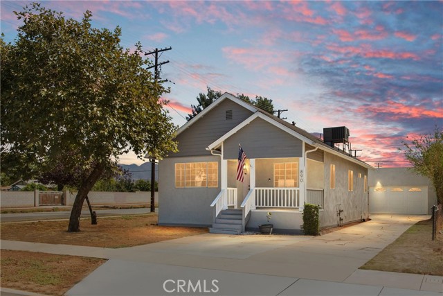 Photo of 890 N California Av