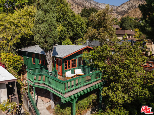 Property photo of 221 Vista Circle DR