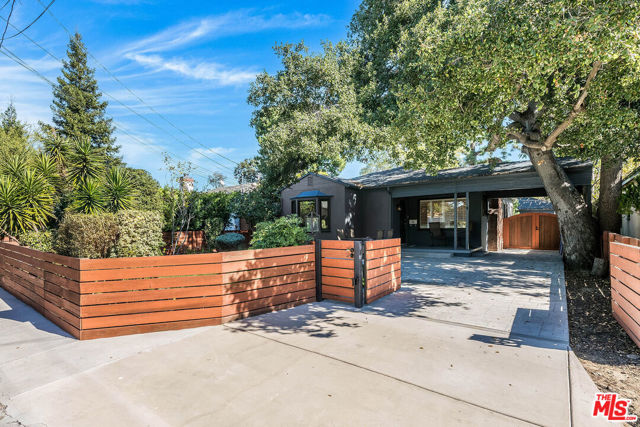 Photo of 5310 Irvine Av