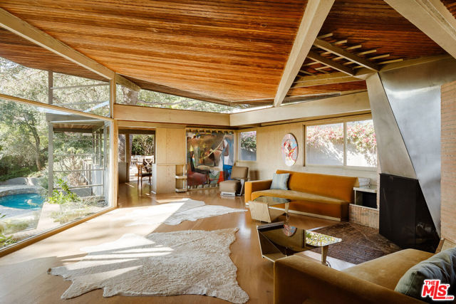 Property photo of 11600 Amanda DR