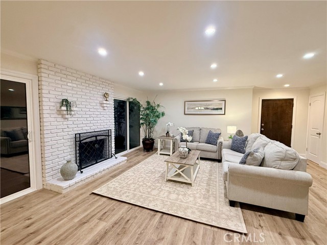 Property photo of 912 W 11th