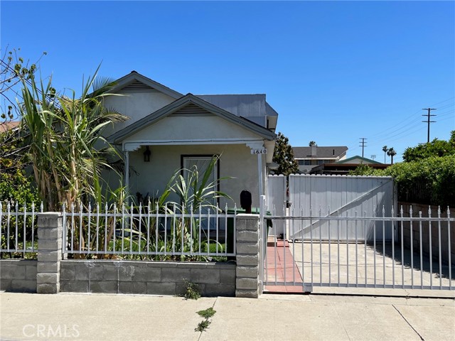 Property photo of 1610 N Fries AV