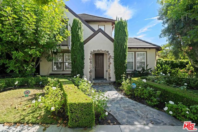 Property photo of 2 Waverly PL