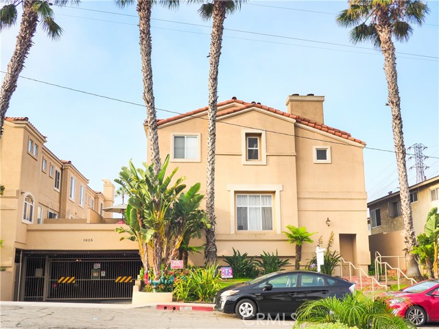 Property photo of 1628 E Palm Ave