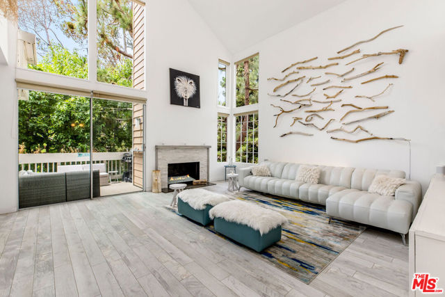 Property photo of 4342 Redwood AV