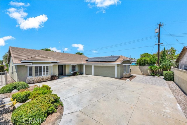 Photo of 3349 E La Veta Av