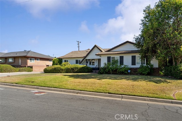 Property photo of 748 E Casad ST