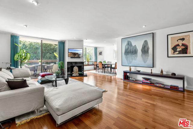 Property photo of 851 N Kings RD