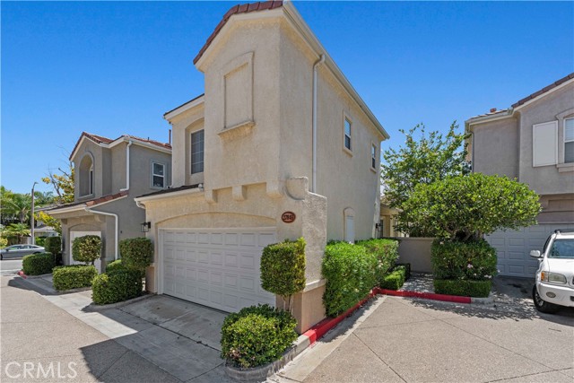 Property photo of 27849 Skycrest Cr