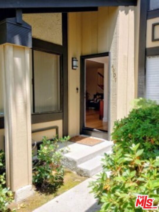 Property photo of 4907 Saint Louis CT
