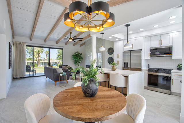 Property photo of 842 N Calle De Pinos