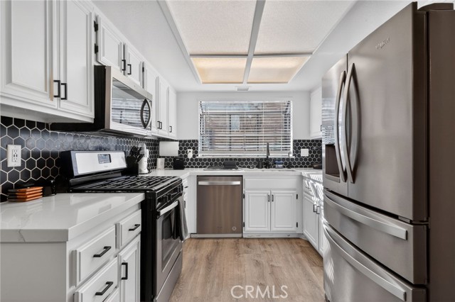 Property photo of 433 W Avenue J5