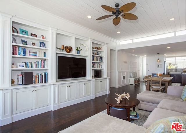 Property photo of 16601 Marquez AV