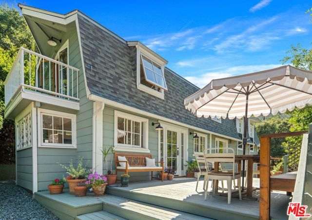 Property photo of 1238 Fernwood Pacific DR