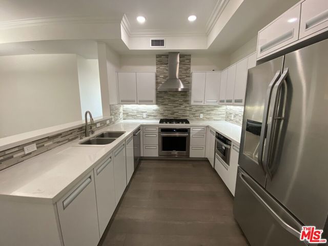 Property photo of 4180 Wilshire BL