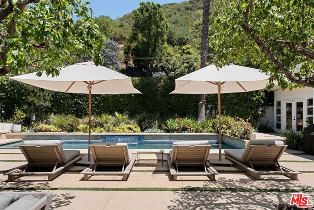 Property photo of 3366 Mandeville Canyon RD