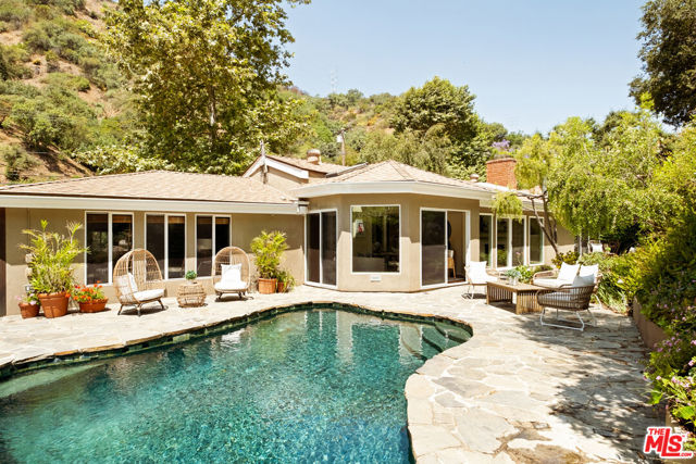 Property photo of 3588 Mandeville Canyon RD
