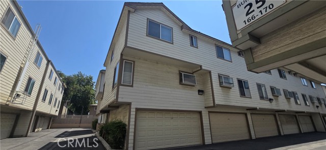 Property photo of 11150 Glenoaks BL