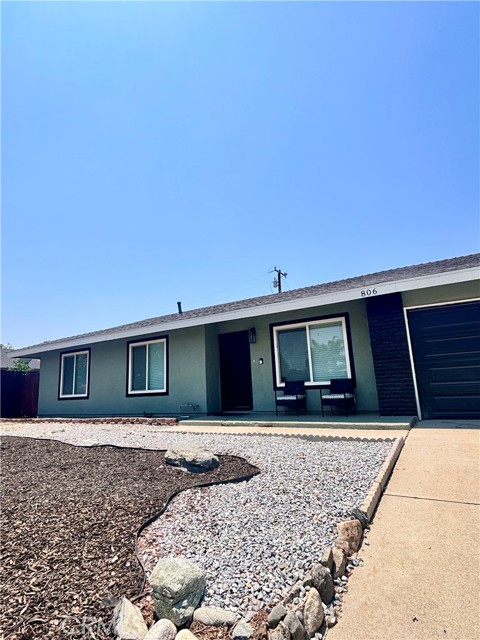 Property photo of 806 S Sandalwood AV