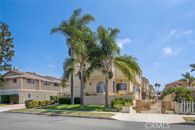 Property photo of 14540 Yukon AV