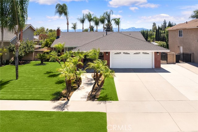 Photo of 1126 E Bermuda Dunes St