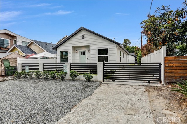 Property photo of 723 Chestnut AV