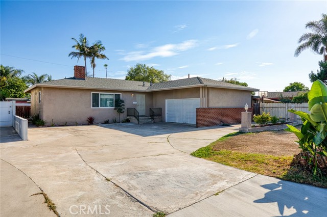 Property photo of 2118 W Crestwood LN