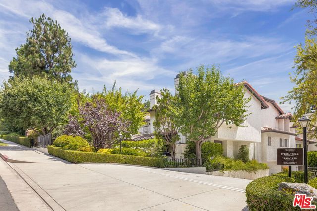 Property photo of 17200 Palisades CR