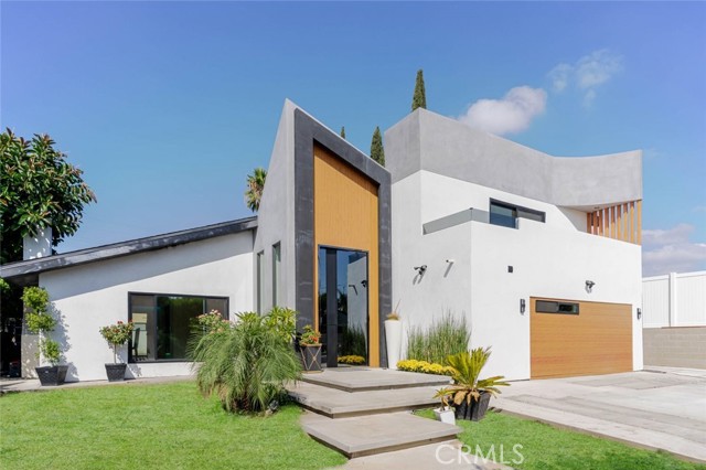 Property photo of 10861 Lindley AV