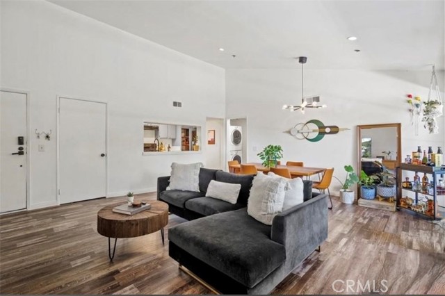 Property photo of 6545 Reseda